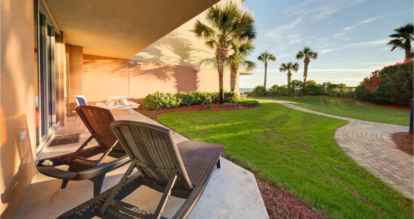 ground floor reclining chair with semi gulf view
