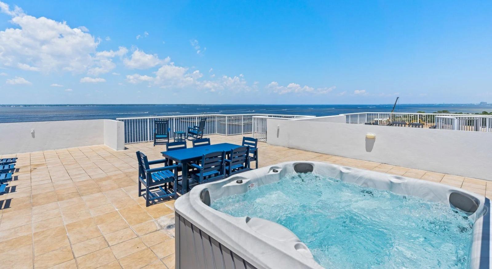 hot tub looking out at gulf in fort walton, fl